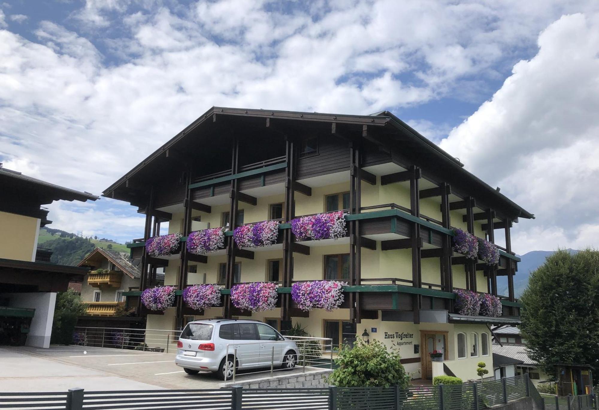 Haus Voglreiter - Inkl Sommerkarte, Zentrale Und Ruhige Lage, Garten Mit Spielplatz Kaprun Exterior photo