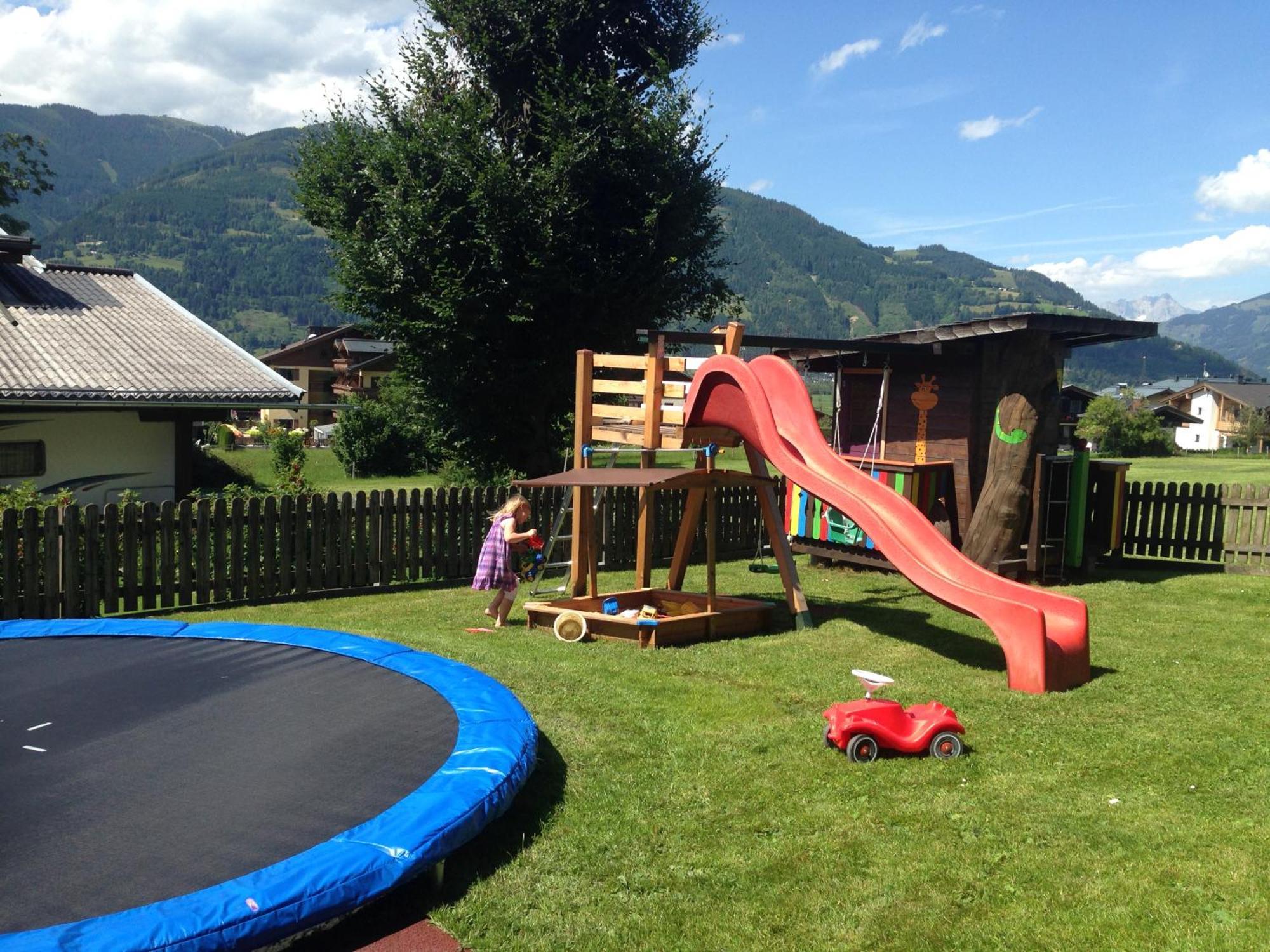 Haus Voglreiter - Inkl Sommerkarte, Zentrale Und Ruhige Lage, Garten Mit Spielplatz Kaprun Exterior photo